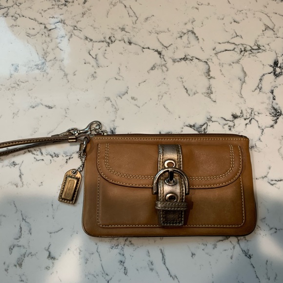 Coach Handbags - Coach wristlet